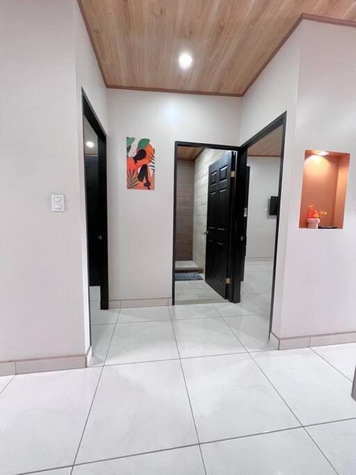Orange Apartment 5 Min Aeropuerto Juan Santamaria Alajuela Extérieur photo
